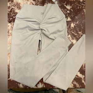 CSB Light Gray Scrunch-Back Leggings